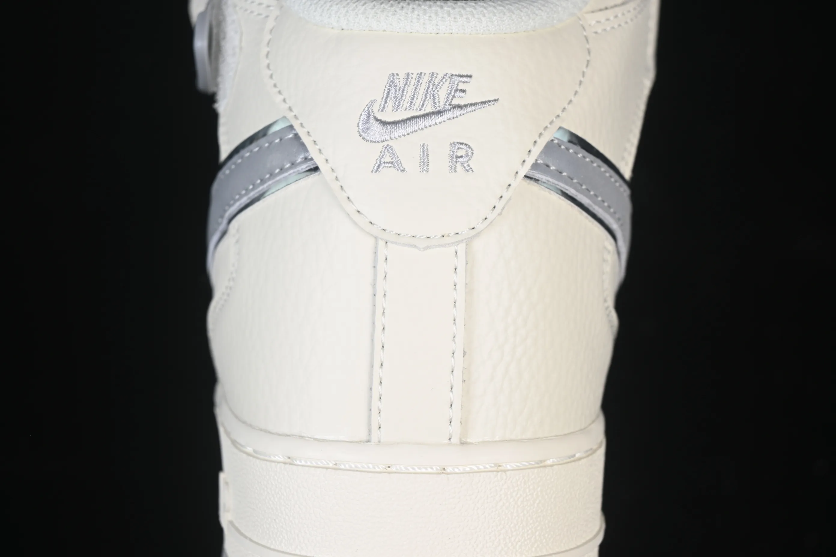 All categories Nk Air Force 1 Air Force Series Nk Air Force 1 Mid Air Force mid-top Nike Air Force 1 Mid Beige and gray two-color bottom Starry Air Force One mid-top casual sneakers XL0236-232